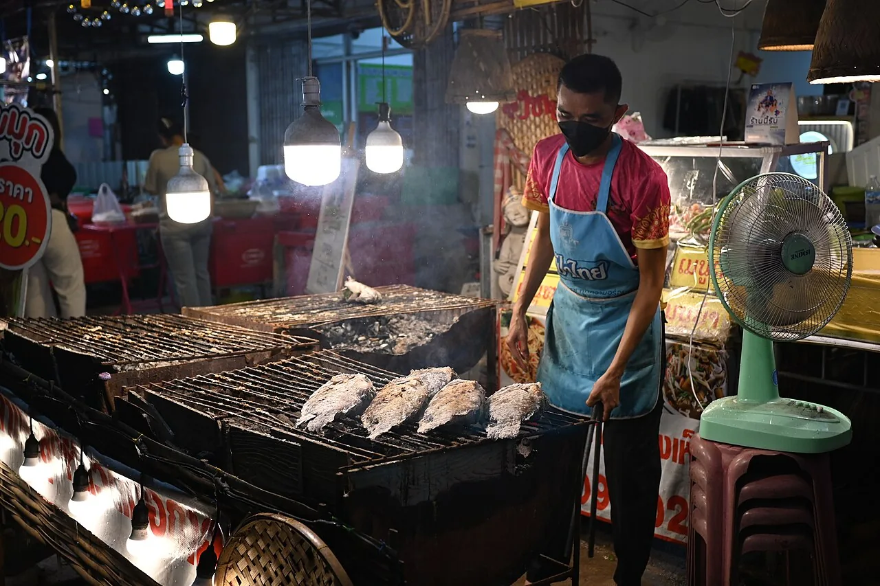 Fresh halal-friendly grilled seafood by the beach in Da Nang, Vietnam Fresh halal-friendly grilled seafood by the beach in Da Nang, Vietnam